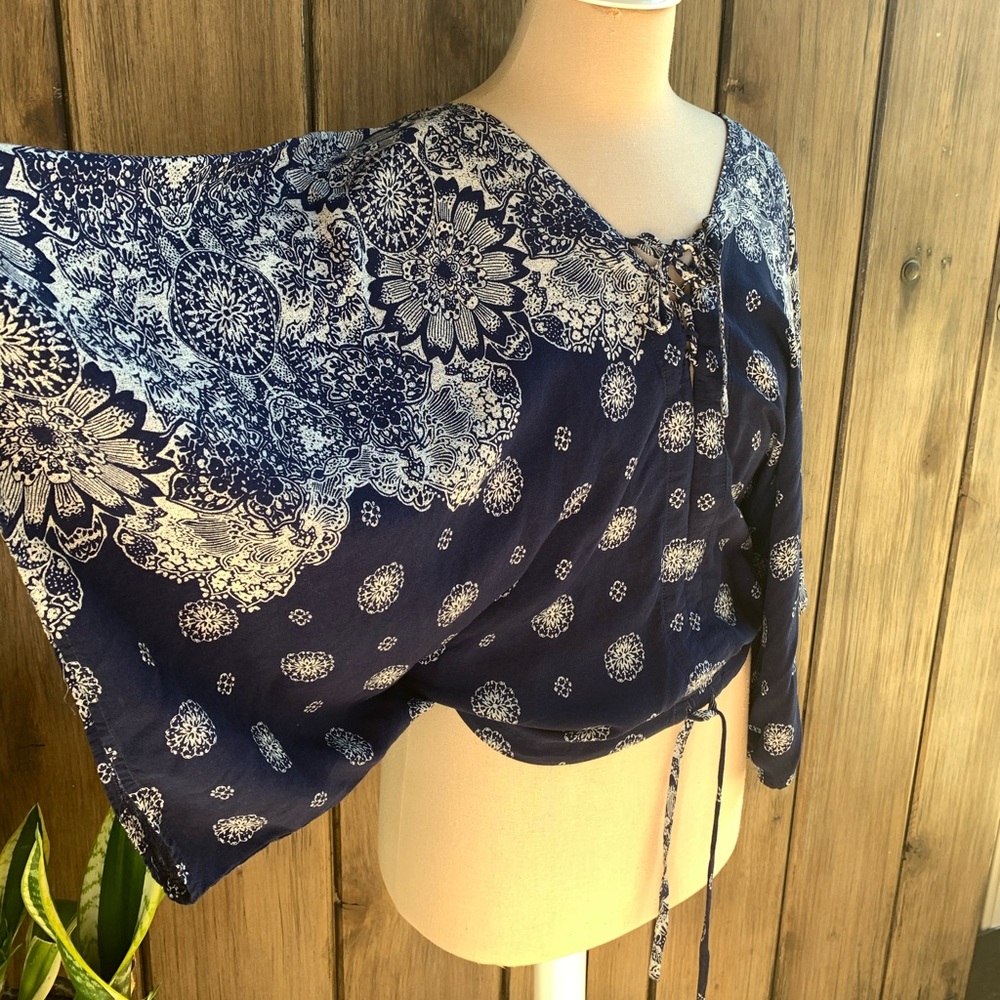 Lulus Top • - Picture 2 of 14